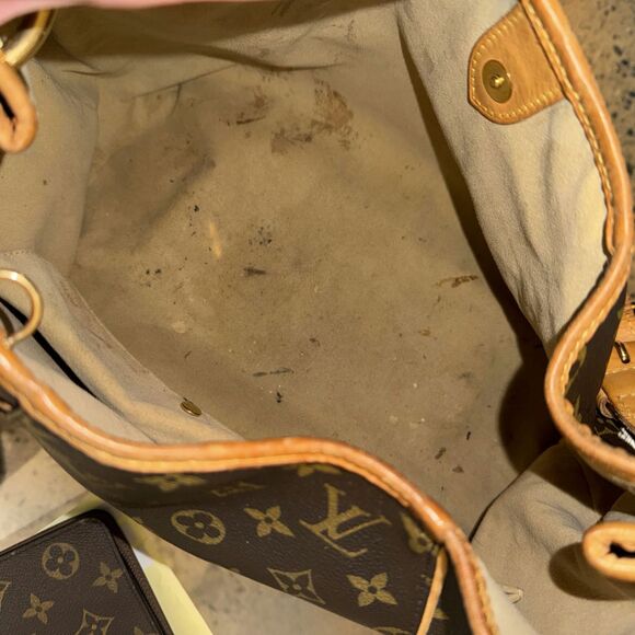 Louis Vuitton Galliera GM Monogram Shoulder Bag - Picture 6 of 11
